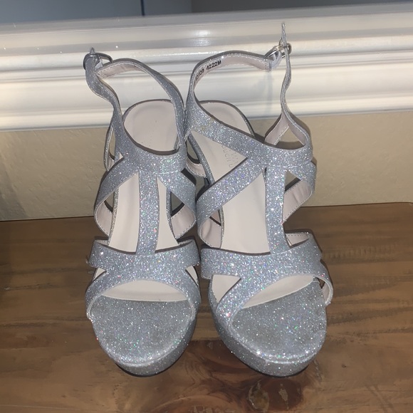 Sparkly silver heels from DSW - Picture 1 of 4